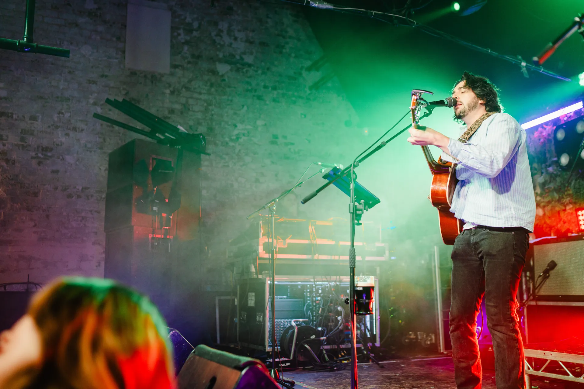 Jack Banting performing acoustic live